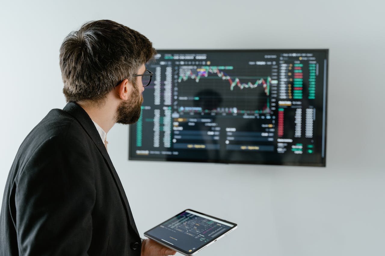 IMAX Corp (IMAX) Rockets 11.86% on Earnings Beat, H2 Optimism