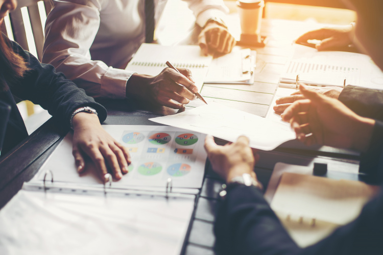 Comment on Advisers urged to rethink diversification as volatility risk rises by Greg Neall