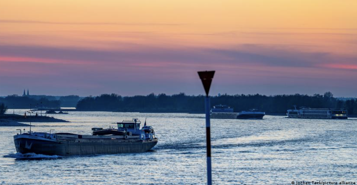Barcos fluviales a distancia: cuando el capitán ya no está a bordo