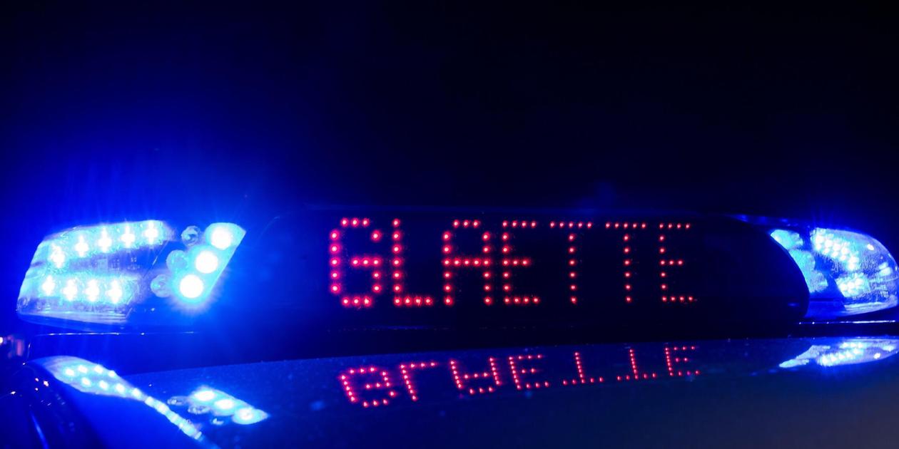 Unfall auf der A6 mit Lkw: Schwierige Bergung - Fahrbahn stundenlang gesperrt