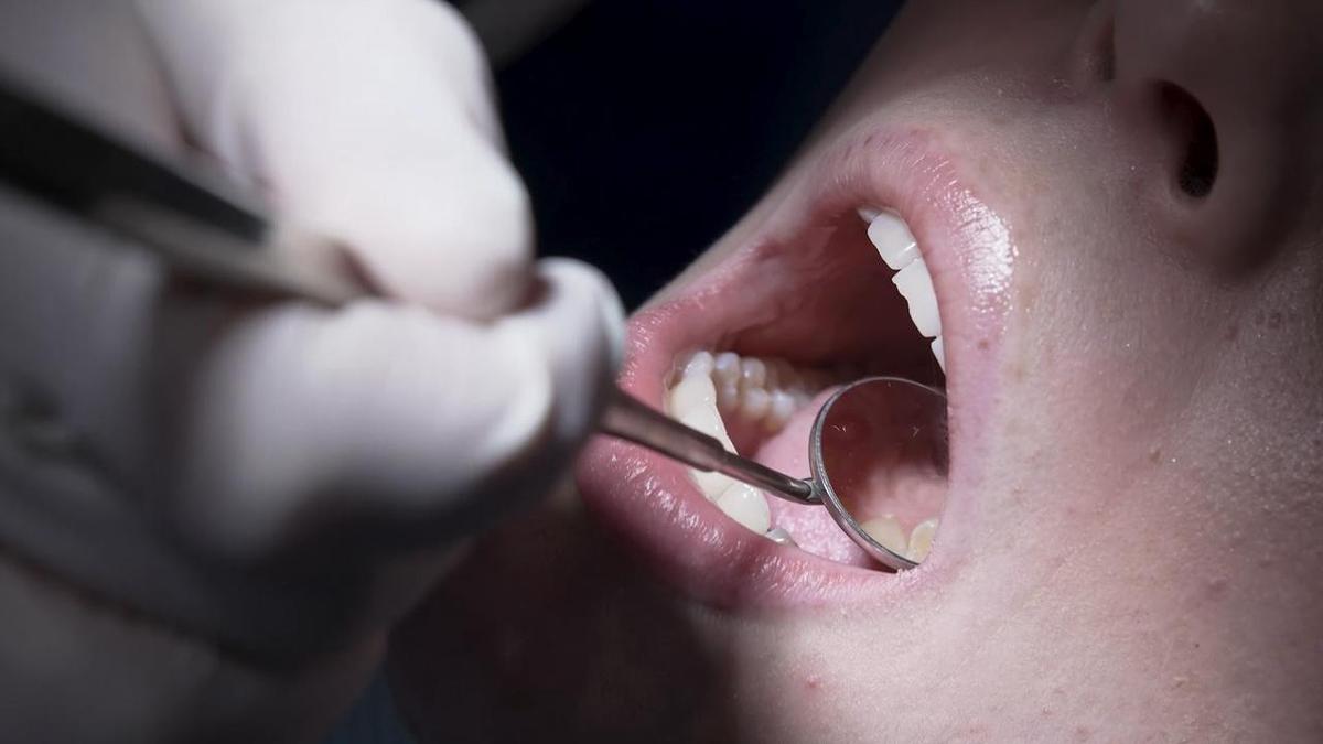 Young people brushing dental health aside, experts warn