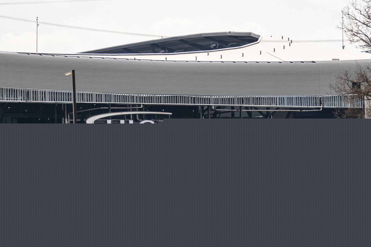 Is There A 20 Foot Folding Table Inside New Highmark Stadium?