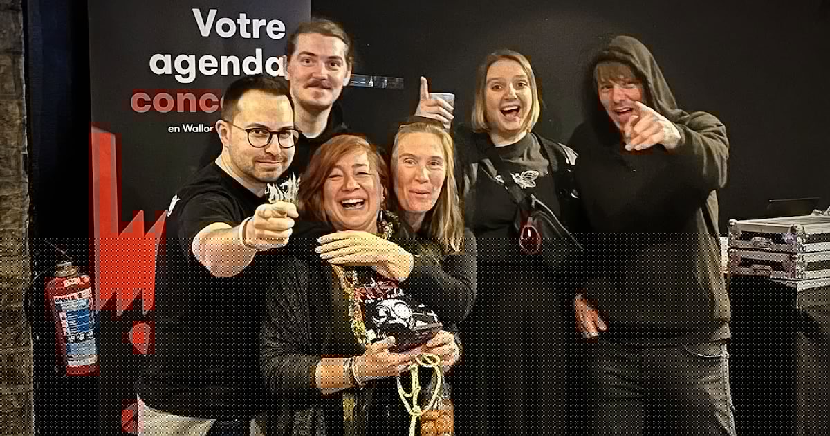Le webzine "Shoot me again", transmet, depuis plus de vingt ans, la passion  de la musique alternative en Fédération Wallonie-Bruxelles