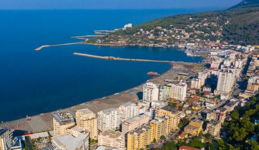 Shqiptarët e Kosovës zgjedhin masivisht Shëngjinin, përbëjnë 65% të pushuesve