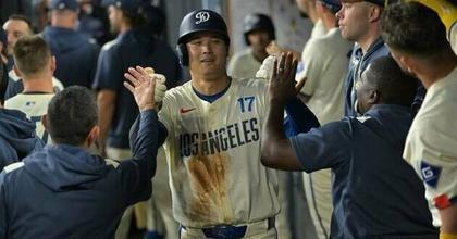Shohei Ohtani's 53rd HR caps Dodgers' slugfest in win over Giants