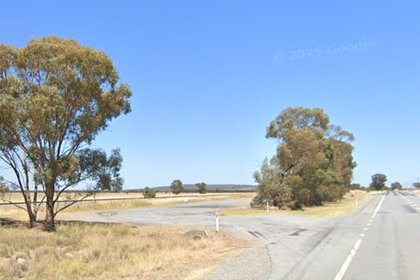 Truckies lose use of Newell Hwy rest area until mid-April