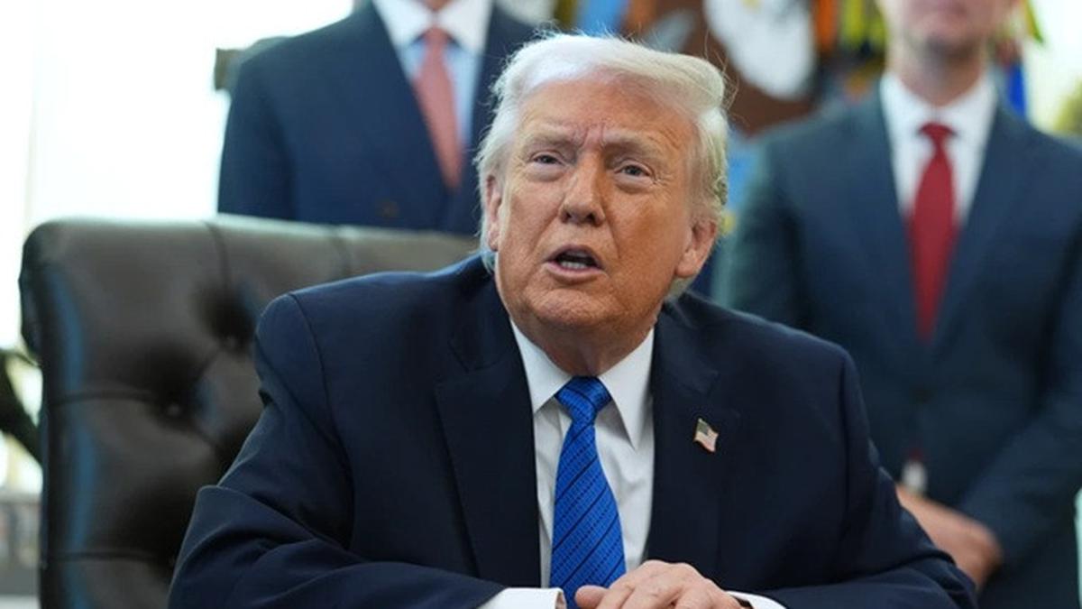 Diancam Dibunuh, Trump Diam-diam Pindah Pesawat Pakai Truk Katering Bandara