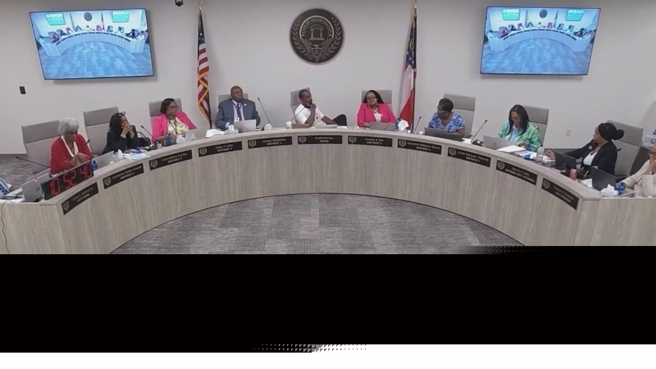 South Fulton mayoral candidates clash over restoring faith in police force