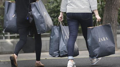Consumer confidence in economy falls to lowest point this year