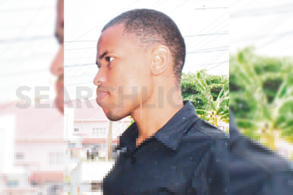 Police officer charged with  stabbing girlfriend on $30,000 bail