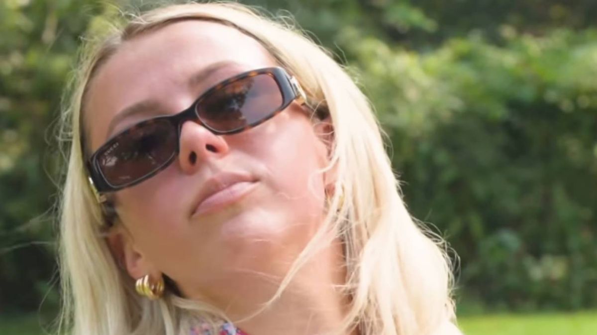 'Hawk Tuah girl' Hailey Welch roasted by fans for after bold claim about golf skills