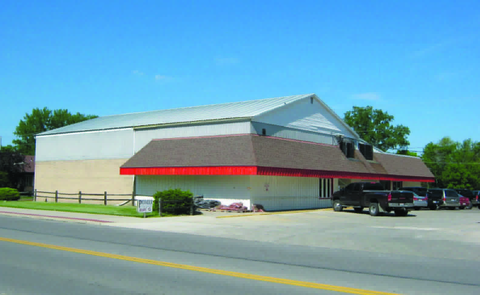 Historic Reflection: 2015 – Yeager’s IGA