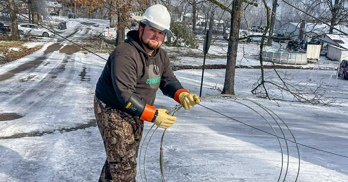 EREC Linemen Work To Restore Power In Northern Mississippi After Ice Storm