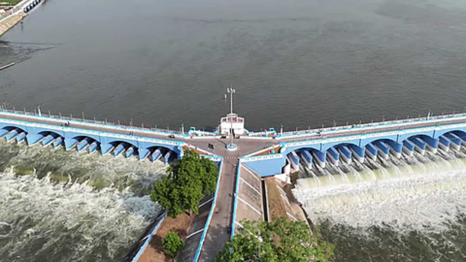 Karnataka told to release 12,000 cusecs water daily to TN for 15 days