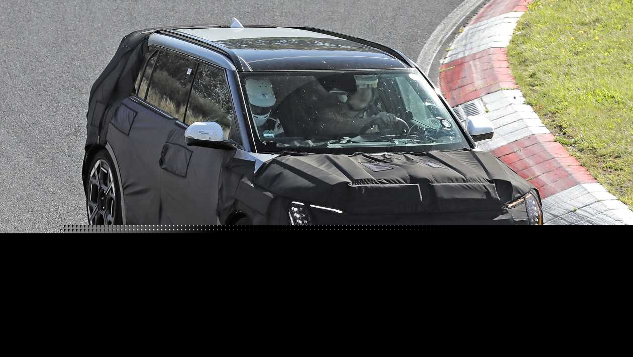 Kia EV3 GT spy shots - pictures