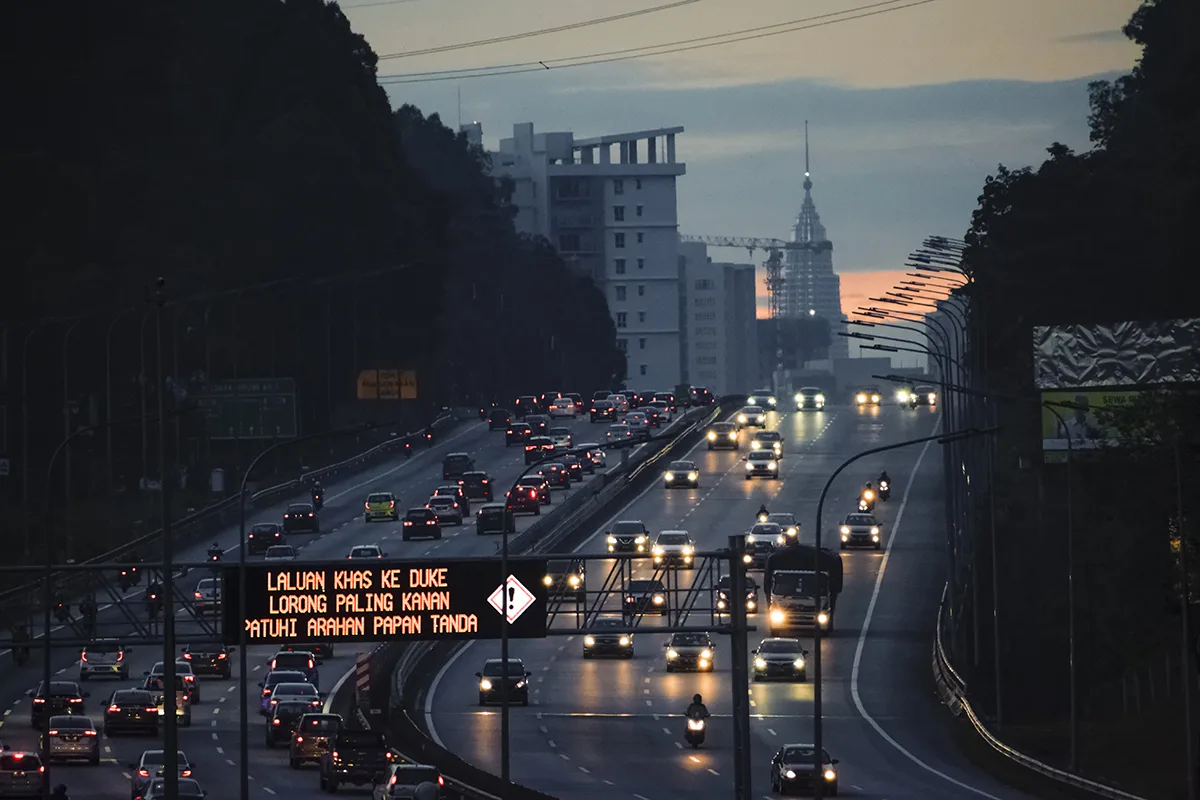 MIROS Trials Minimum Advisory Speed Limits On Three Highways To Tackle Lane Hogging