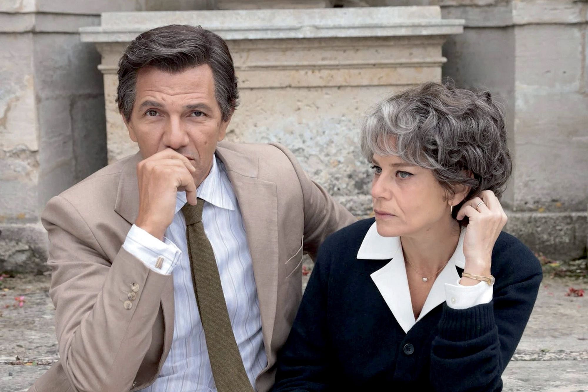« Moi qui t’aimais » de Diane Kurys : la critique d’un beau film sur le couple Montand-Signoret