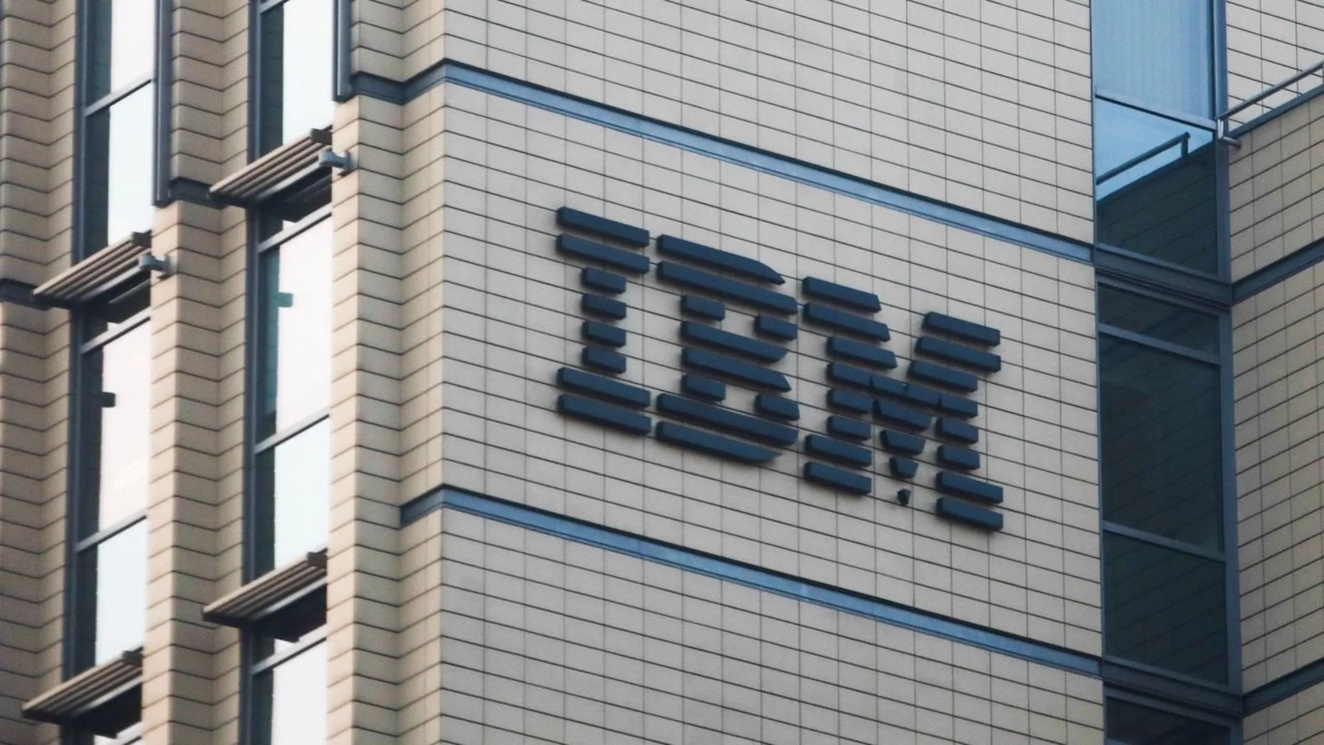IBM Q4 2025 earnings results beat EPS and revenue expectations