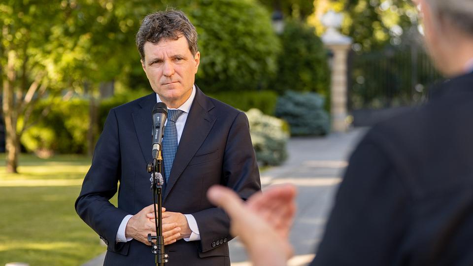 Romanian president signs laws tied to key Resilience Facility milestones, SAFE agreement ratification