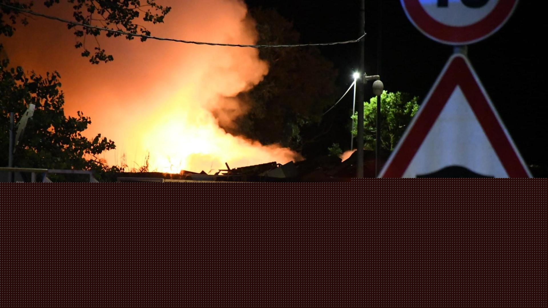 Fiamme alla discarica di Montebellino