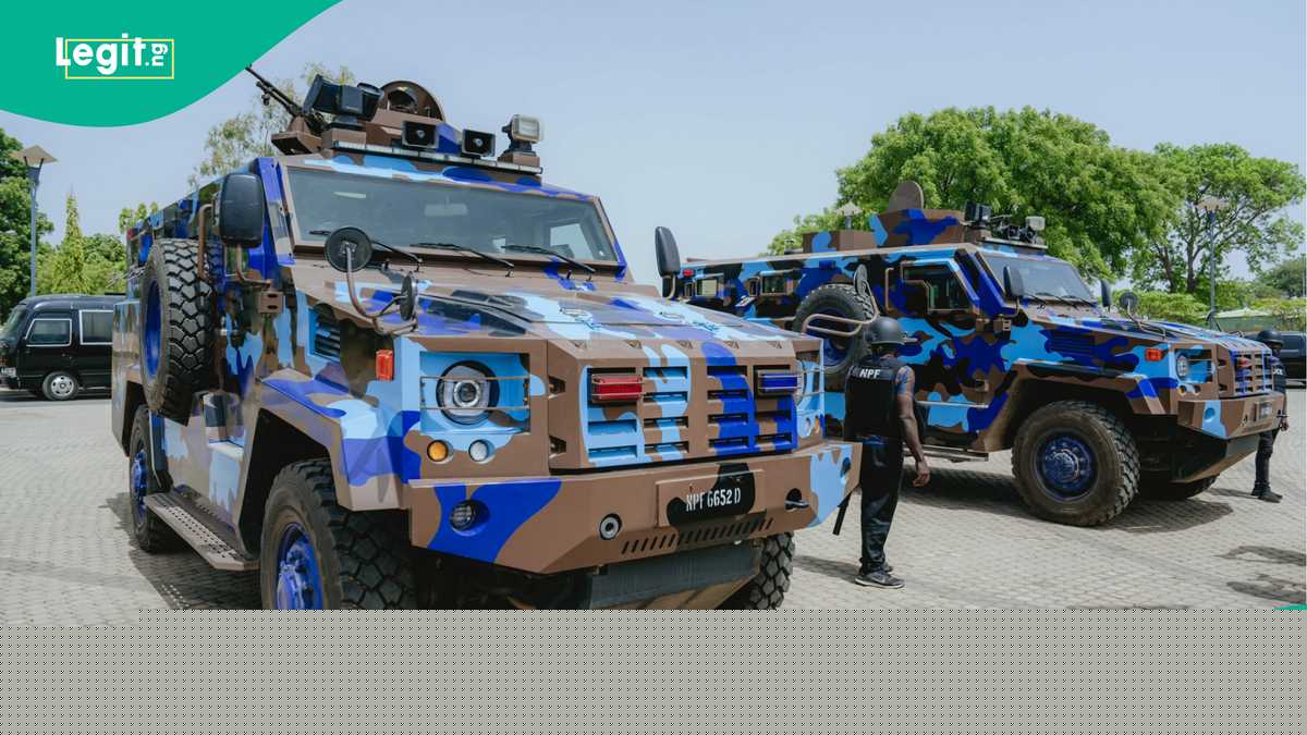 Breaking: Drama, attack as police raid home, arrest popular SSG