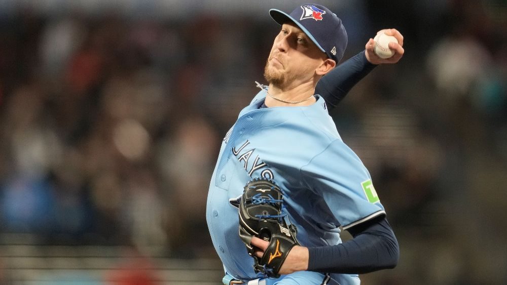 Twins acquire reliever Hoffman in trade deadline deal with Toronto