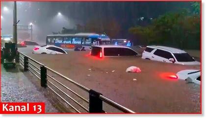 Heavy rains spark flash floods, streets submerged across Saudi Arabia cities