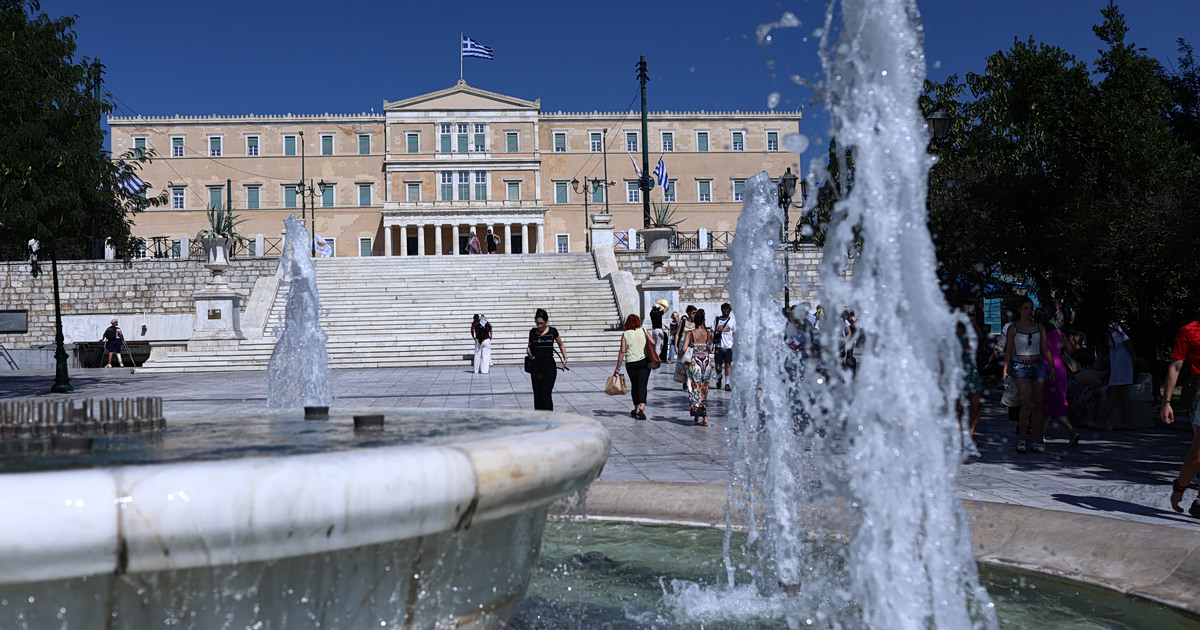 Καιρός: «Ψήνεται» η χώρα στους 39°C – Βοριάδες και τοπικές καταιγίδες, πού θα βρέξει