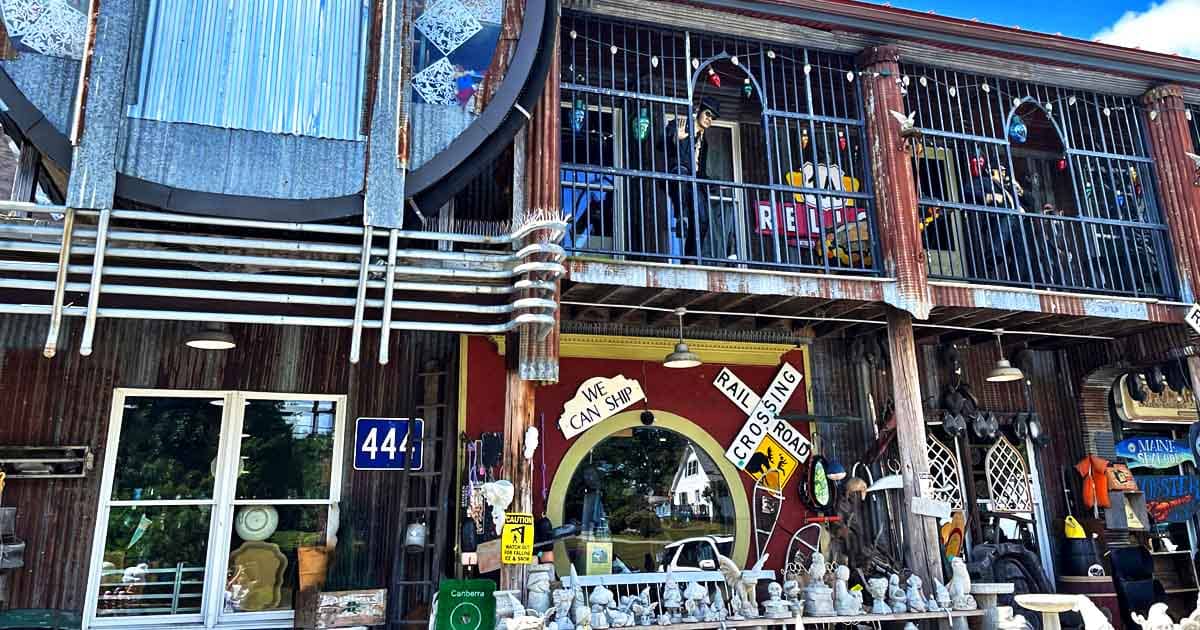 The Enormous Antique Store In Maine Where All Your Treasure-Hunting Dreams Come True