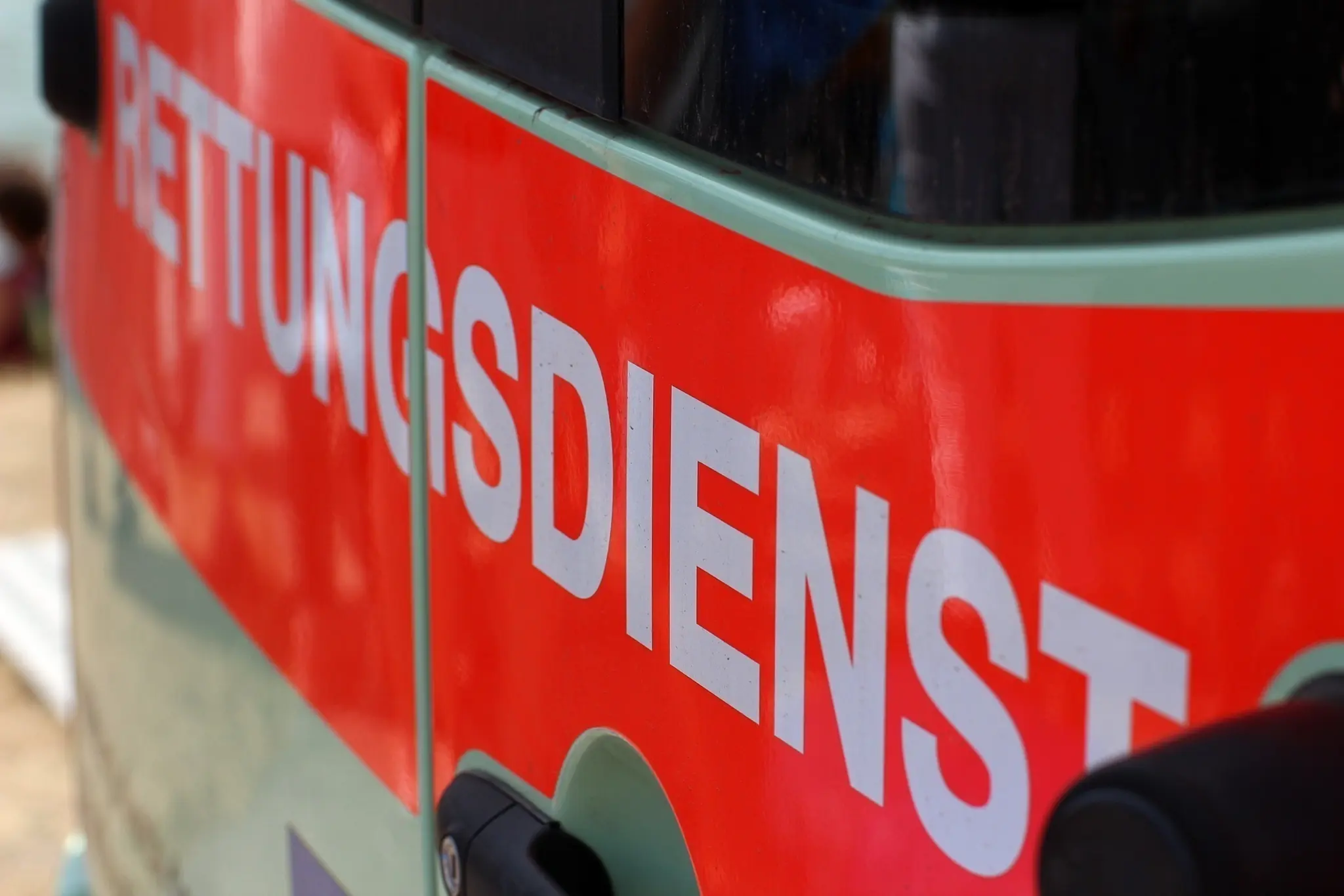 E-Bikerin erleidet mehrere Rippenbrüche nach Sturz in Reutte