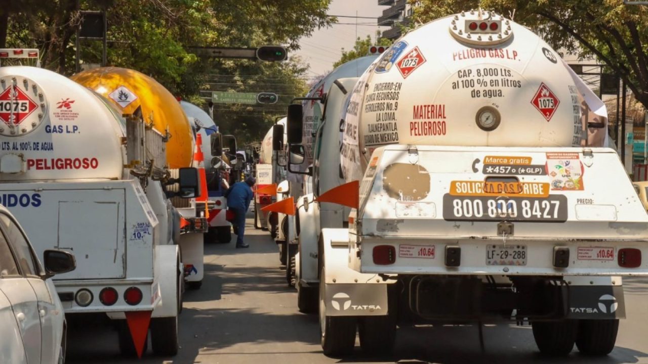CDMX regula transporte de sustancias peligrosas: horario y nuevas restricciones