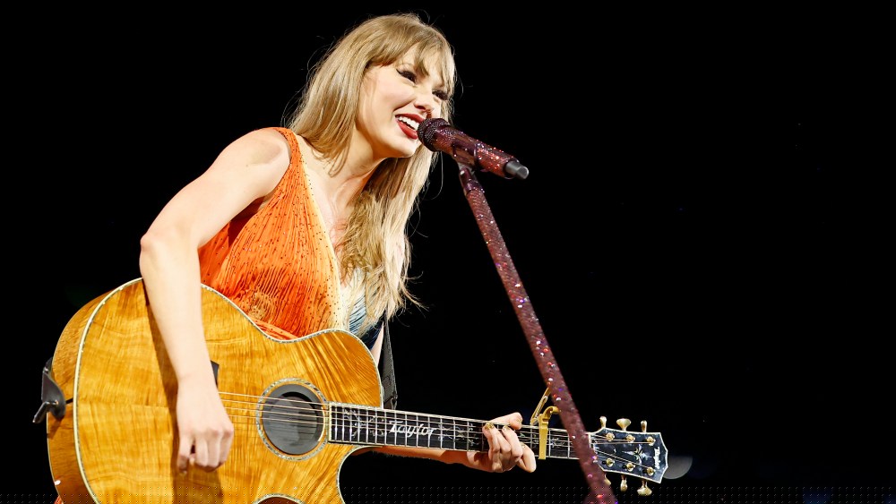 Taylor Swift Named to the Nashville Songwriters Hall of Fame, Becoming Its Youngest Inductee Ever