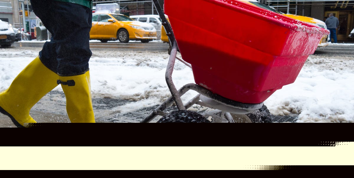 The 9 Best Salt Spreaders for Getting Out Ahead of Winter Storms