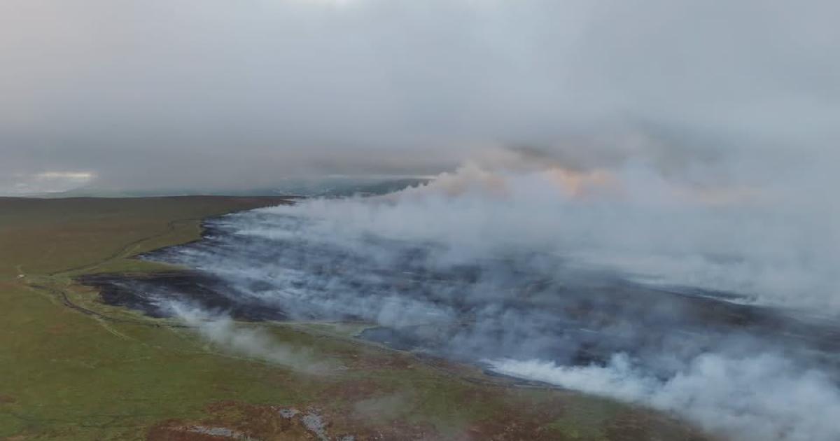 400 hectares of moorland on fire as smoke spreads across South Wales - LIVE