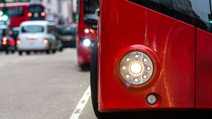 Bus driver sacked after chasing and knocking out man who stole passenger’s necklace