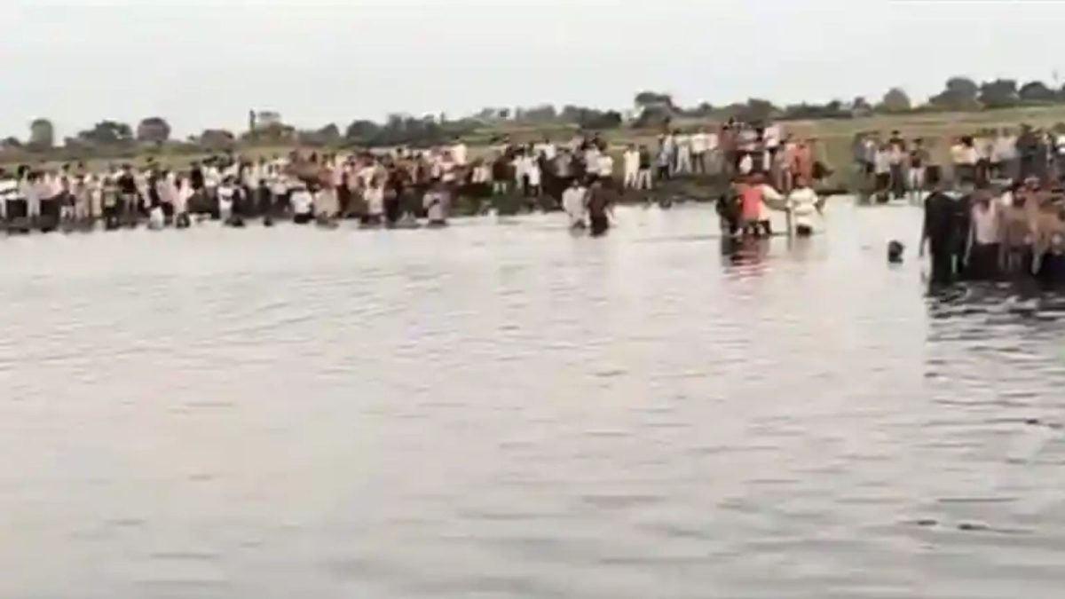 Nine Devotees Die As Tractor-Trolley Carrying Durga Idols Plunges Into Lake In Madhya Pradesh