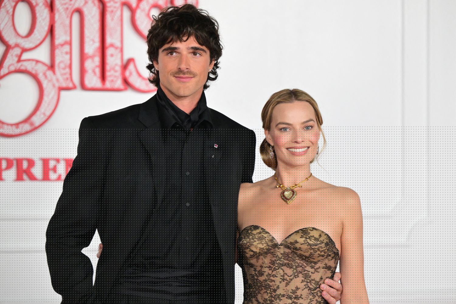 Margot Robbie and Jacob Elordi Bring Gothic Glamour to “Wuthering Heights” Premiere