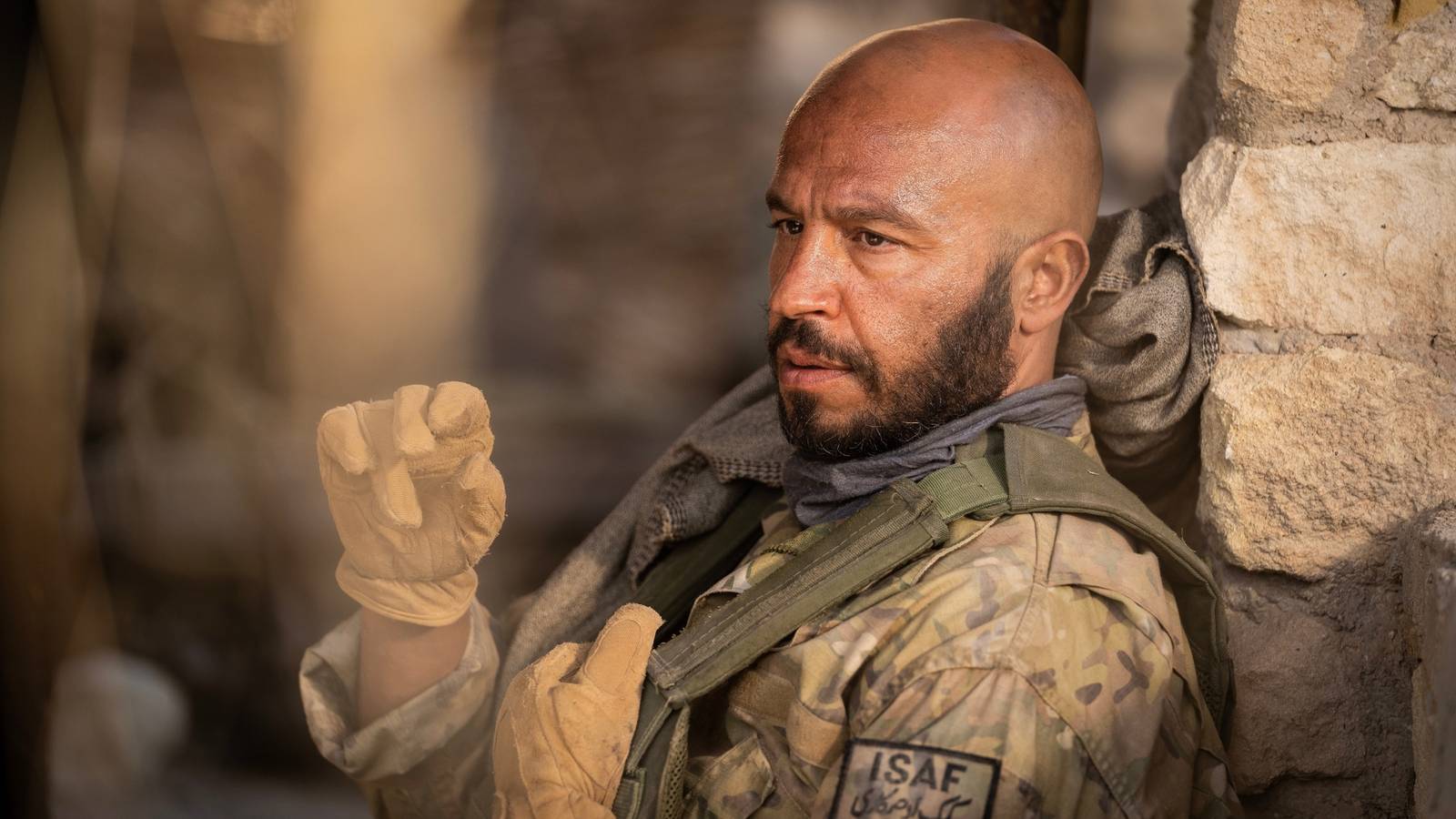 Guy Ritchie's 10/10 Action Movie That's "One of the Best War Films" Is Coming to Free Streaming
