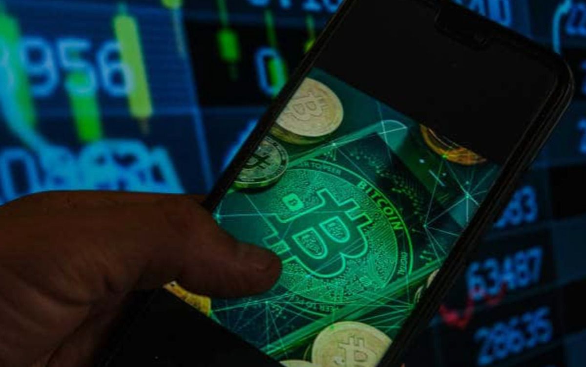Coldcard Hack Update: Stolen Bitcoin Starts Moving Through Mixer