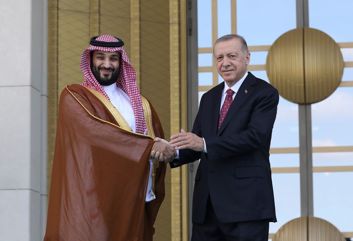 Turkey, Pakistan and Saudi Arabia sign a mutual defense deal, and other Middle East news