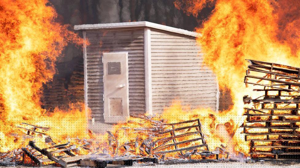 Vi cómo un incendio forestal destruía mi pueblo en California y ahora construyo búnkeres a prueba de fuego