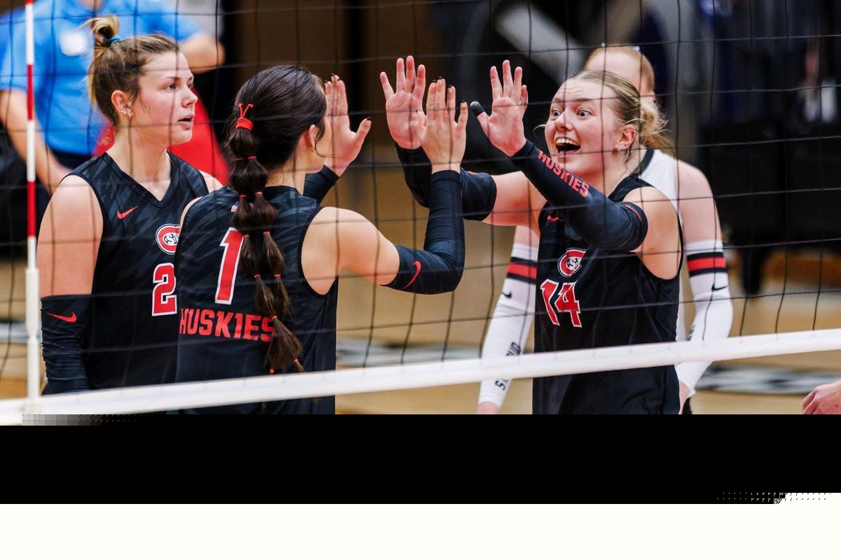 St. Cloud State Volleyball Picked Third In NSIC Preseason Poll