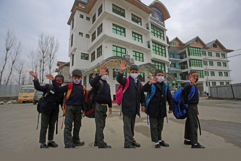 Majority of Kashmiri Children Growing Up Without Mother Tongue