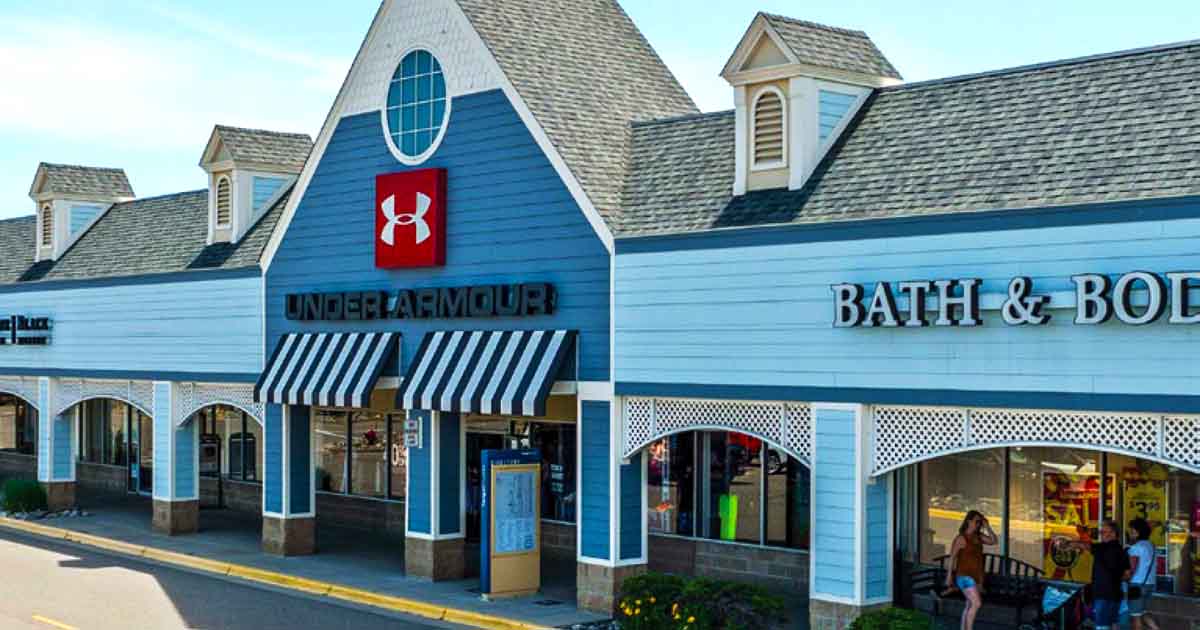 People Drive From All Over Michigan To Hunt For Treasures At This Massive Outlet Mall