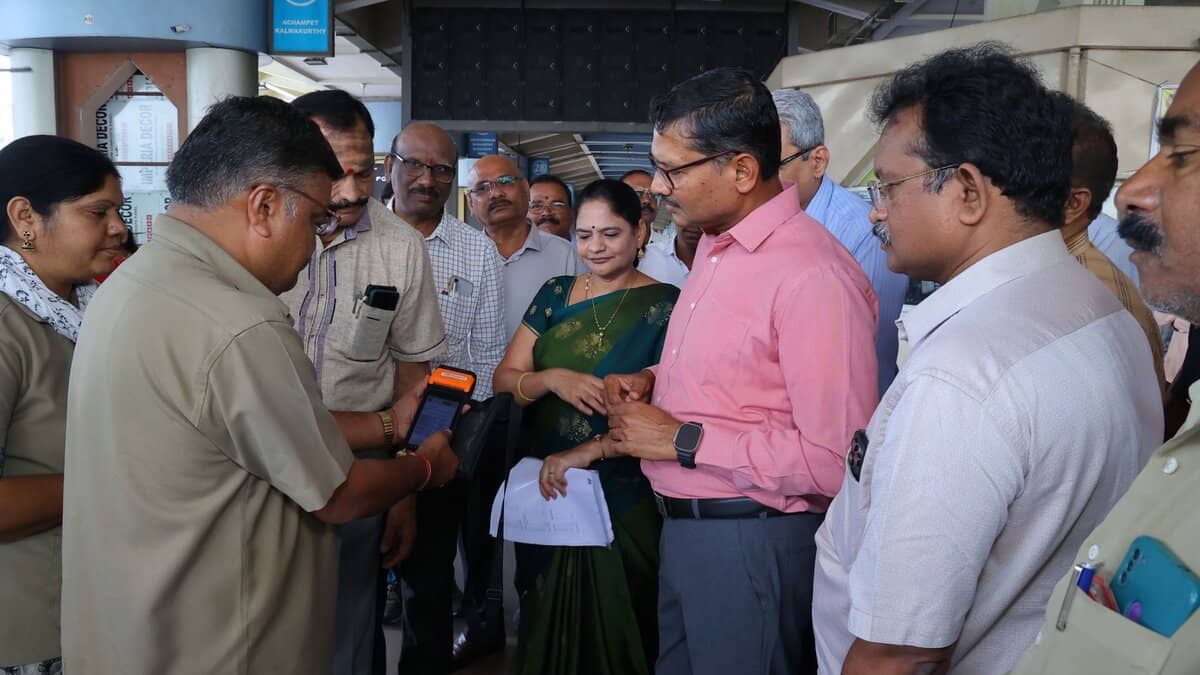 TGSRTC MD reviews passenger facilities at MGBS, JBS in Hyderabad