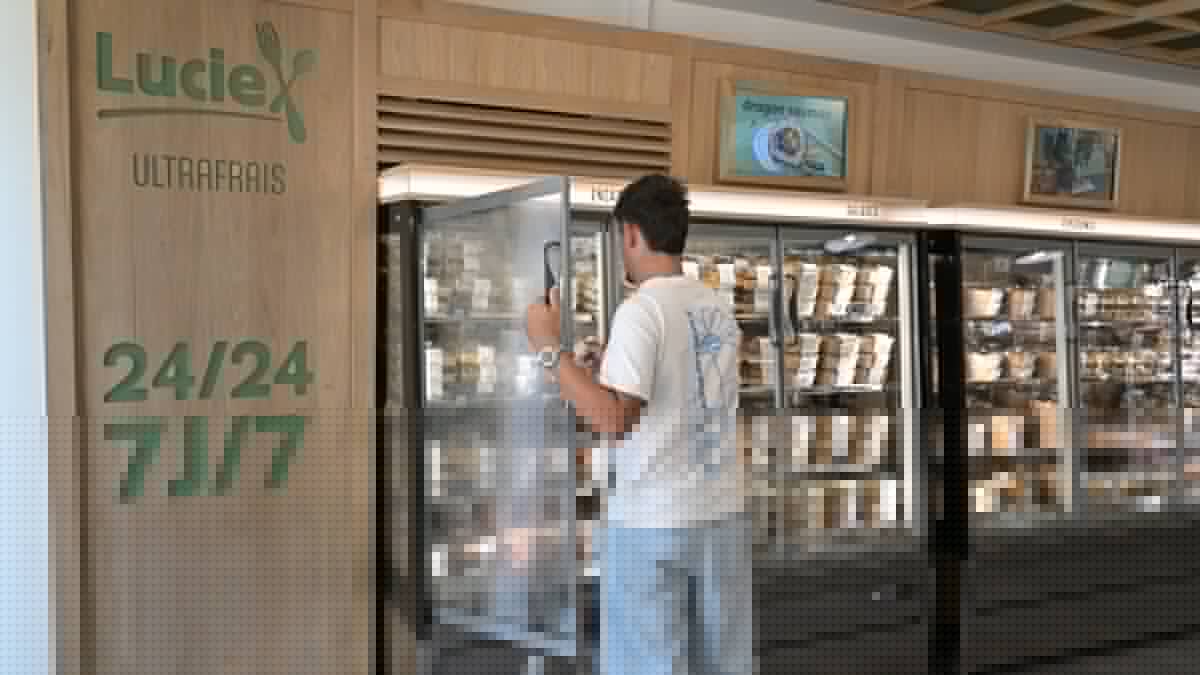 "Ce n'est pas une offre qui manquait, mais c'est un plus" : à Auch, une enseigne de restauration rapide 100 % autonome ouvre ses portes