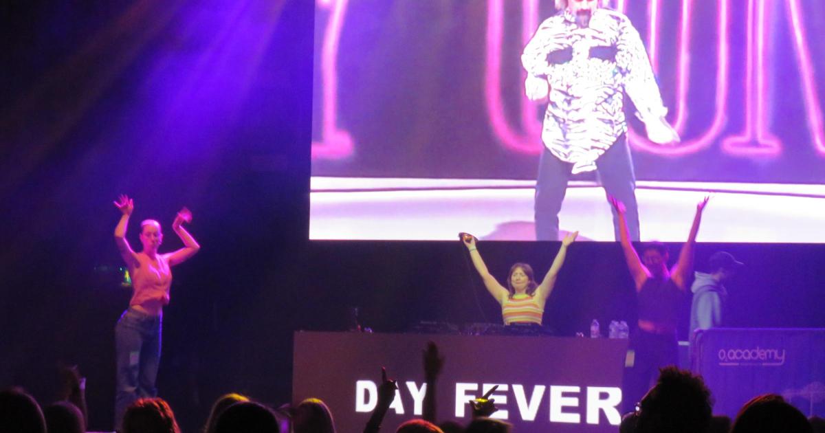 PICTURES: Hundreds of clubbers crowd into Bournemouth 'nightclub'