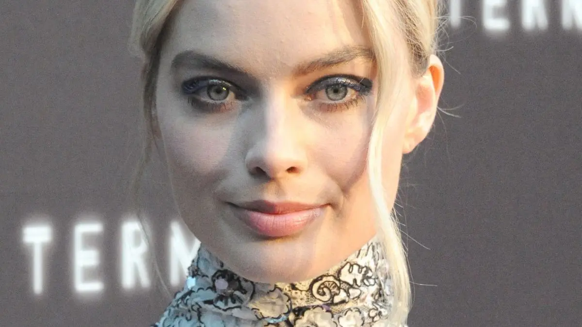 Margot Robbie Steps Out With a Hairstyle That Could Lead 2026 Trends