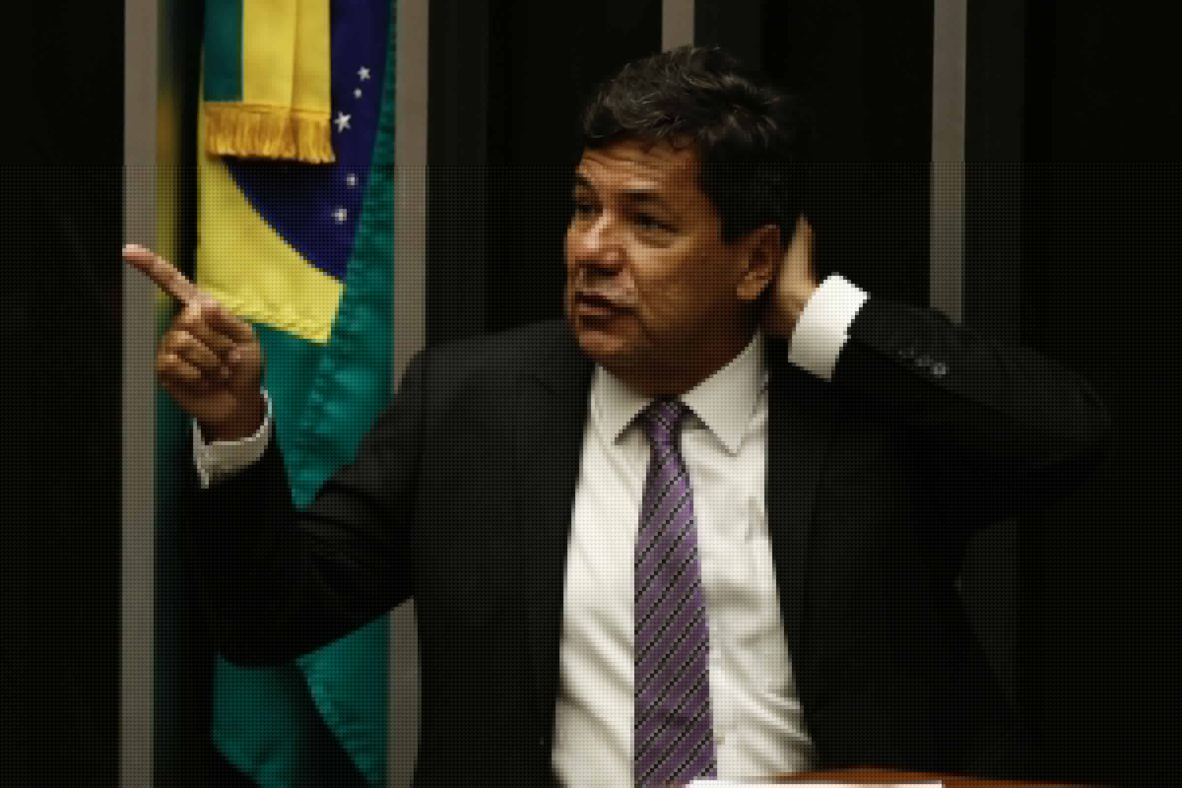 Cmara instala comisso e avana com PEC que reduz maioridade penal