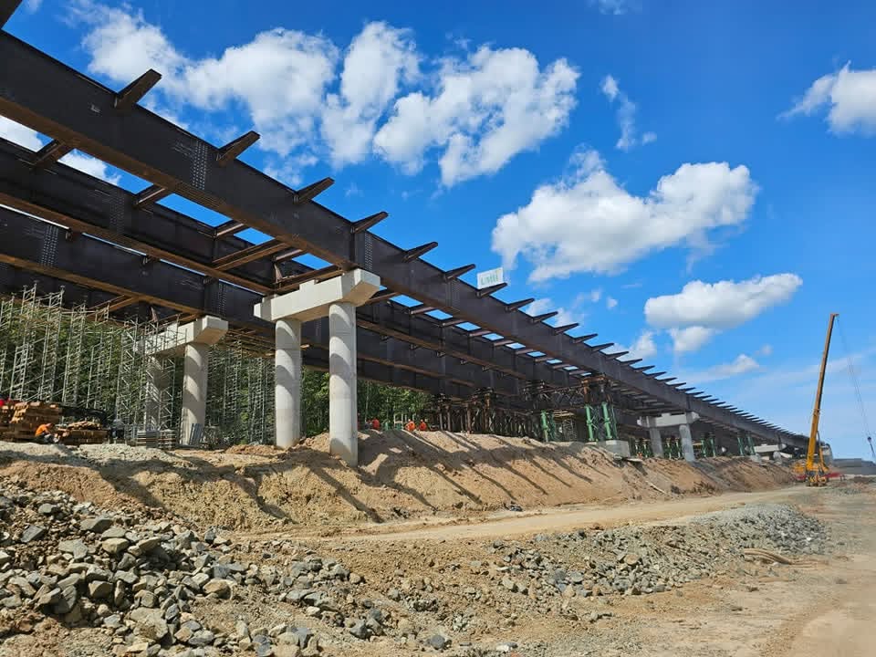 Autostrada Transilvania: Cele două viaducte care permit deschiderea a încă 42 km au ajuns la 76%. Cristian Pistol: Vreau să fie gata anul acesta